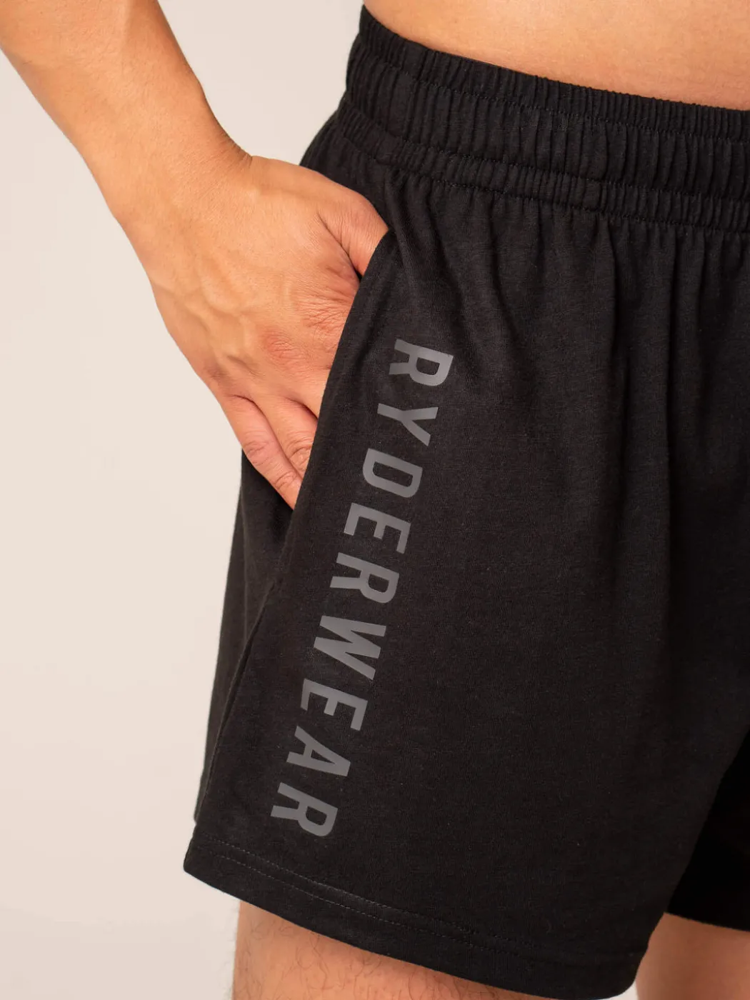 Advance Arnie Short