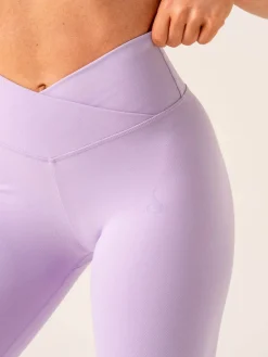 Momentum Cross Over Scrunch Leggings