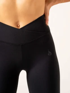 Momentum Cross Over Scrunch Leggings