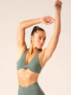 Momentum Twist Sports Bra