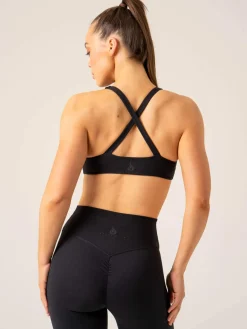 Momentum Twist Sports Bra