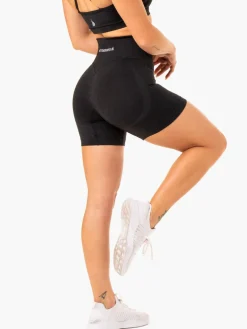 Staples Seamless Shorts